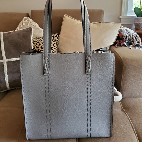 💯 Marc Jacobs Repeat Leather Tote NWOT - Picture 2 of 16